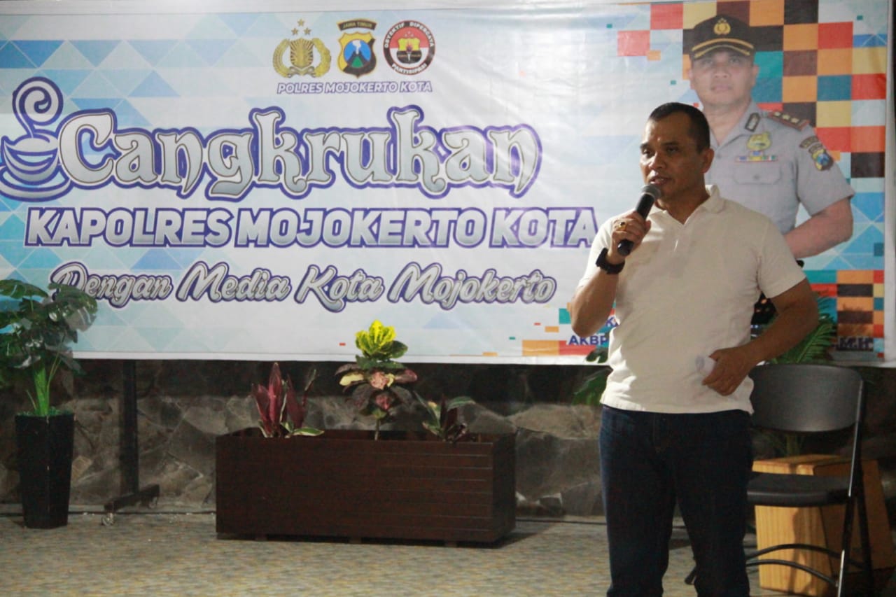 Cangkruk'an Dan Silaturahmi Kapolresta Mojokerto Bersama Awak Media