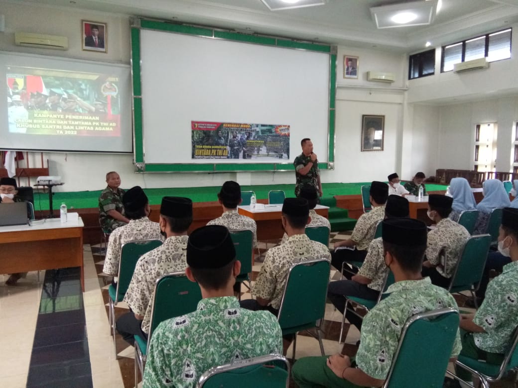 Kodim 0814/ Jombang Adakan Kampanye Kreatif Penerimaan Prajurit TNI AD Khusus Santri dan Lintas Agama Ta 2022