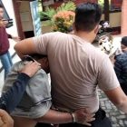 Foto.Kurang dari Dua Jam, Polisi Berhasil Menangkap Pelaku Perampokan Toko Emas