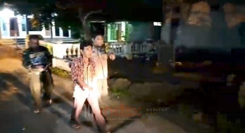Foto Pelaku Ustadz Pencabulan Diamankan Polsek Mojoanyar 